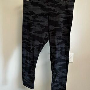 Athleta Black & Gray Camouflage Leggings